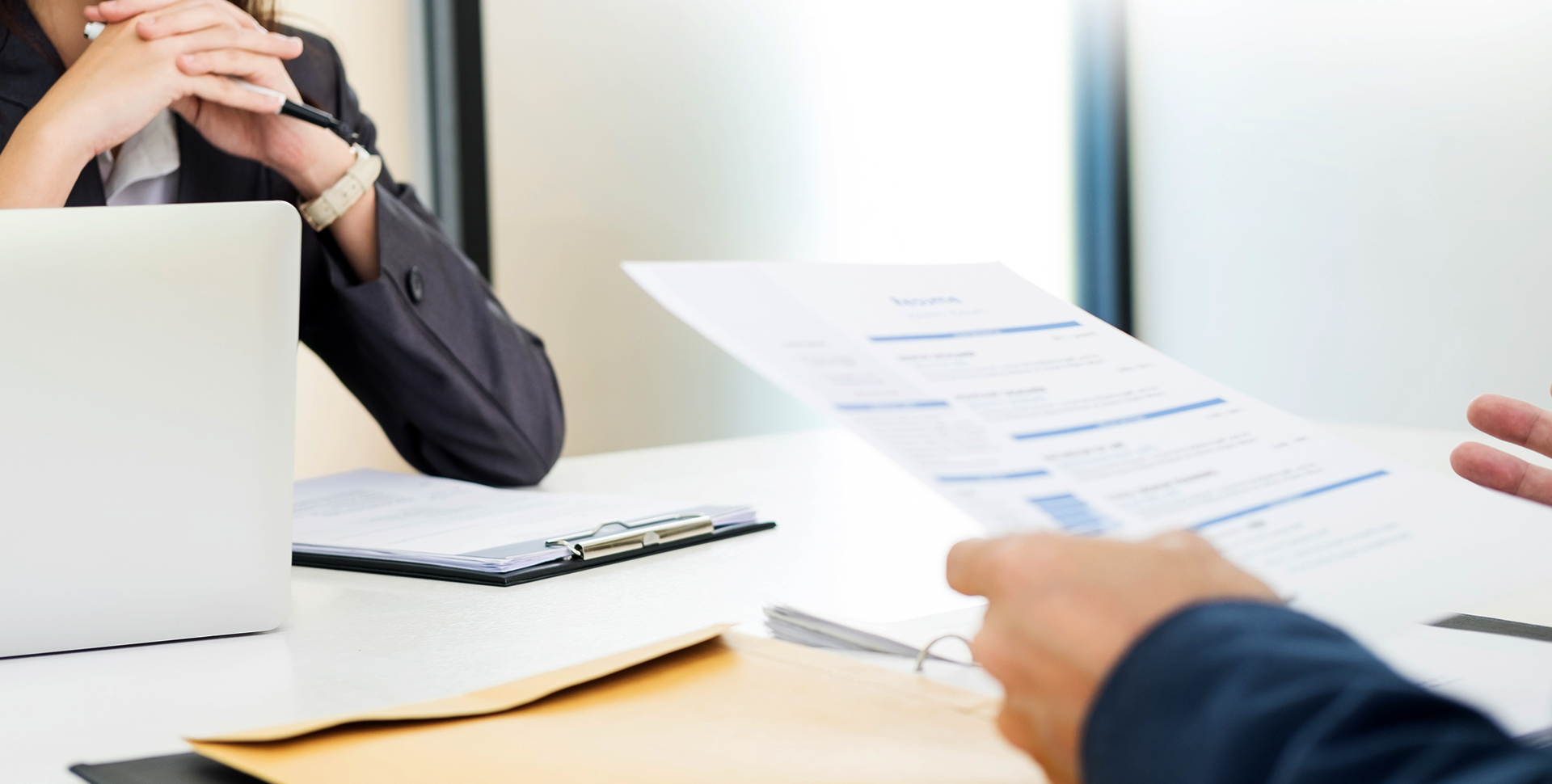 4.프리뷰 및 사전 체험기 · 리뷰 기사 운영